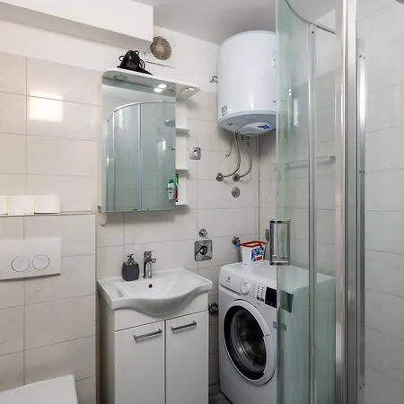 2 Bedroms Free Parking * ספליט
