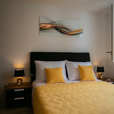 2 Bedroms Free Parking * ספליט