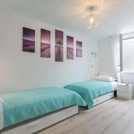 2 Bedroms Free Parking Apartman