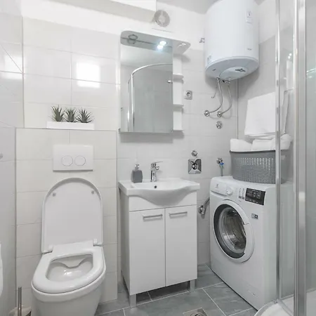 2 Bedroms Free Parking * ספליט